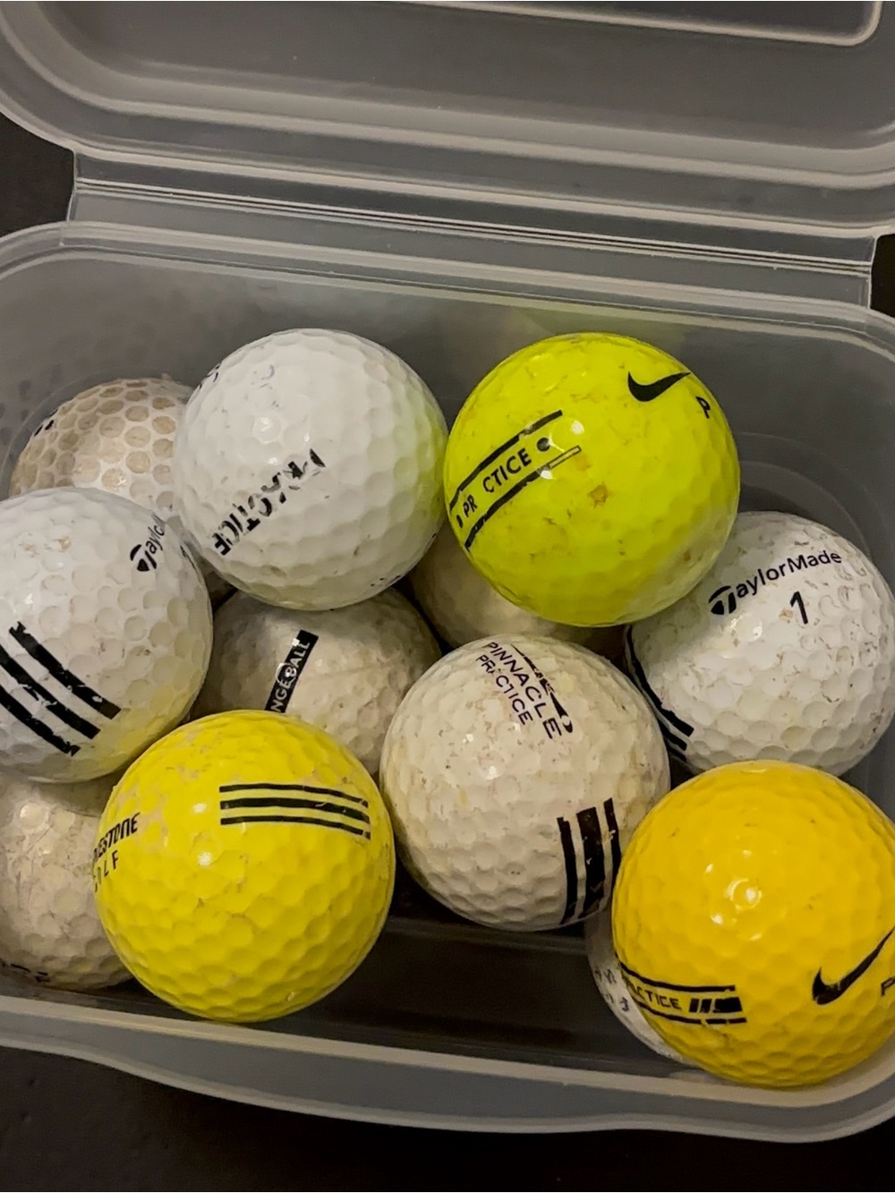Mix of Branded Golf Balls - White & Yellow